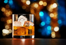 Divoká noc plná alkoholu? Vědci konečně našli super lék na kocovinu: Co obsahuje zázračný nápoj a proč ho mít doma po ruce?